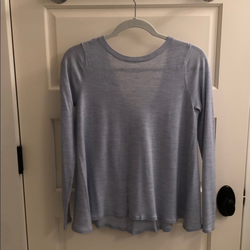 Club Monaco 100% wool v back sweater
